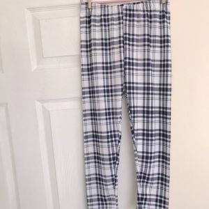 Navy/White Plaid Capri Leggings